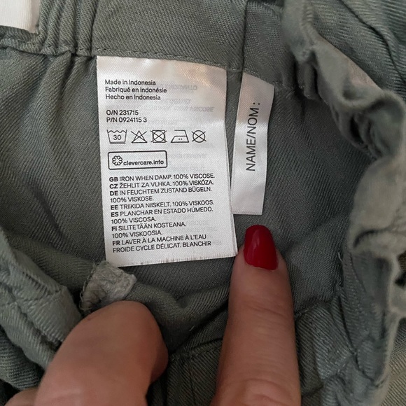 h&m girls utility joggers Size US 7 Color: gasoline/ Khaki green - Picture 7 of 13